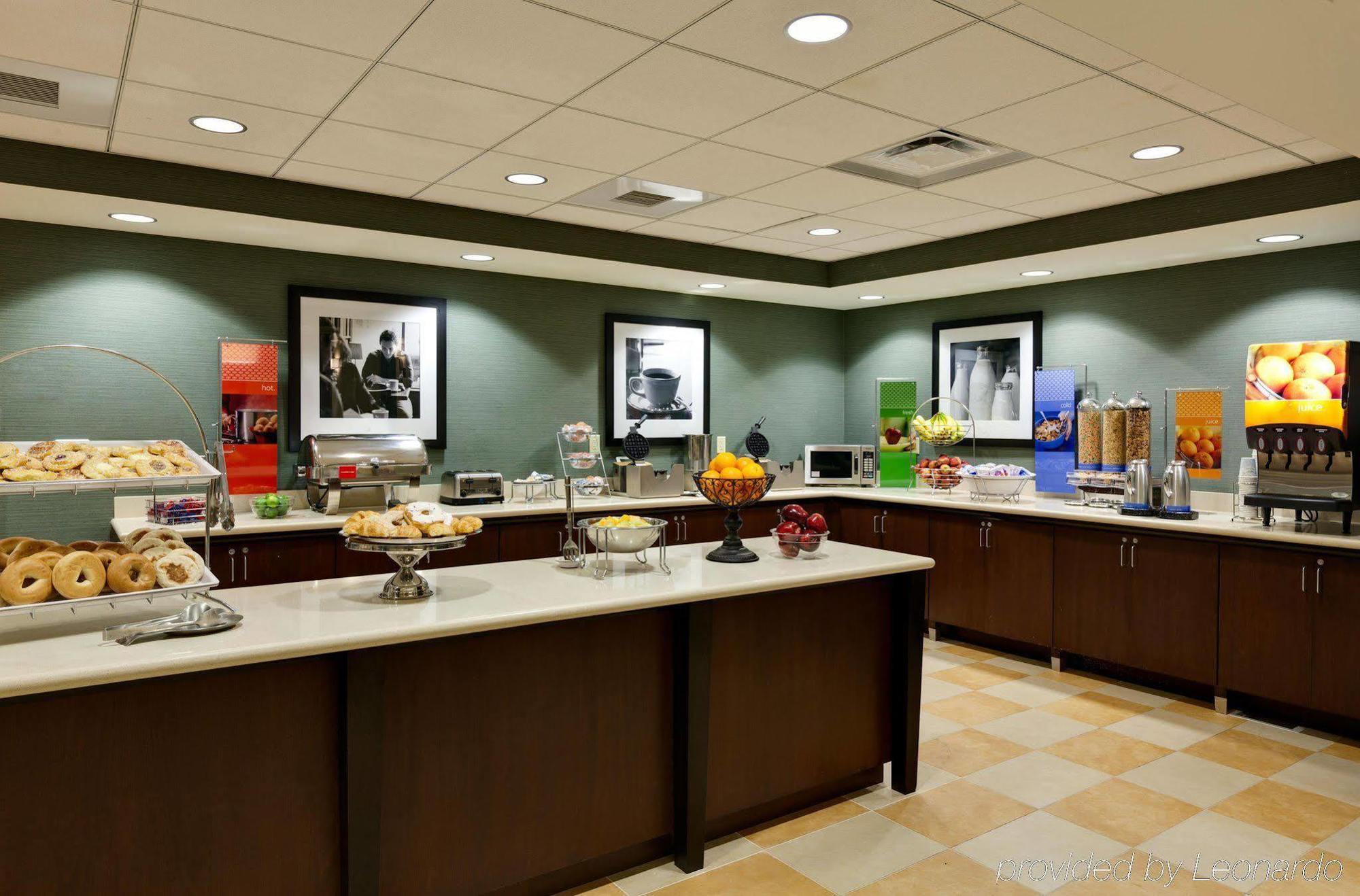 Hampton Inn & Suites Mahwah Restoran gambar